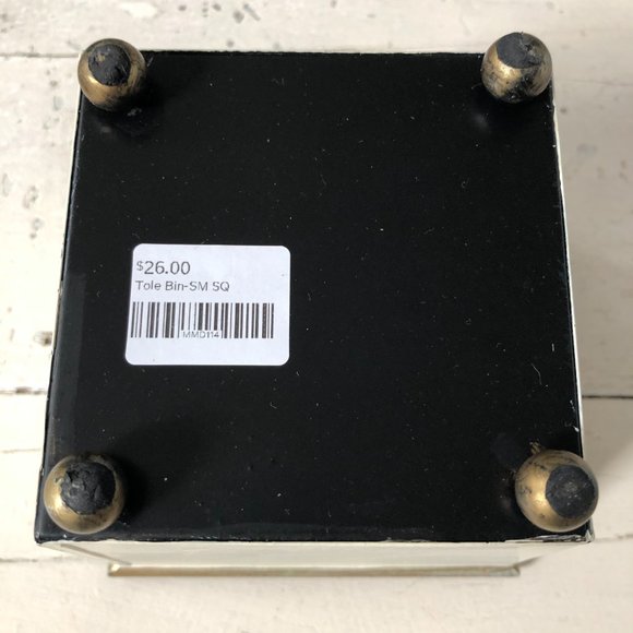 Hand-painted Ivory Tole Metal Bin-Gold Rubbed Edge - Picture 6 of 7